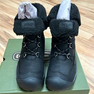 NIB Keen Waterproof Betty Boots Sold out online